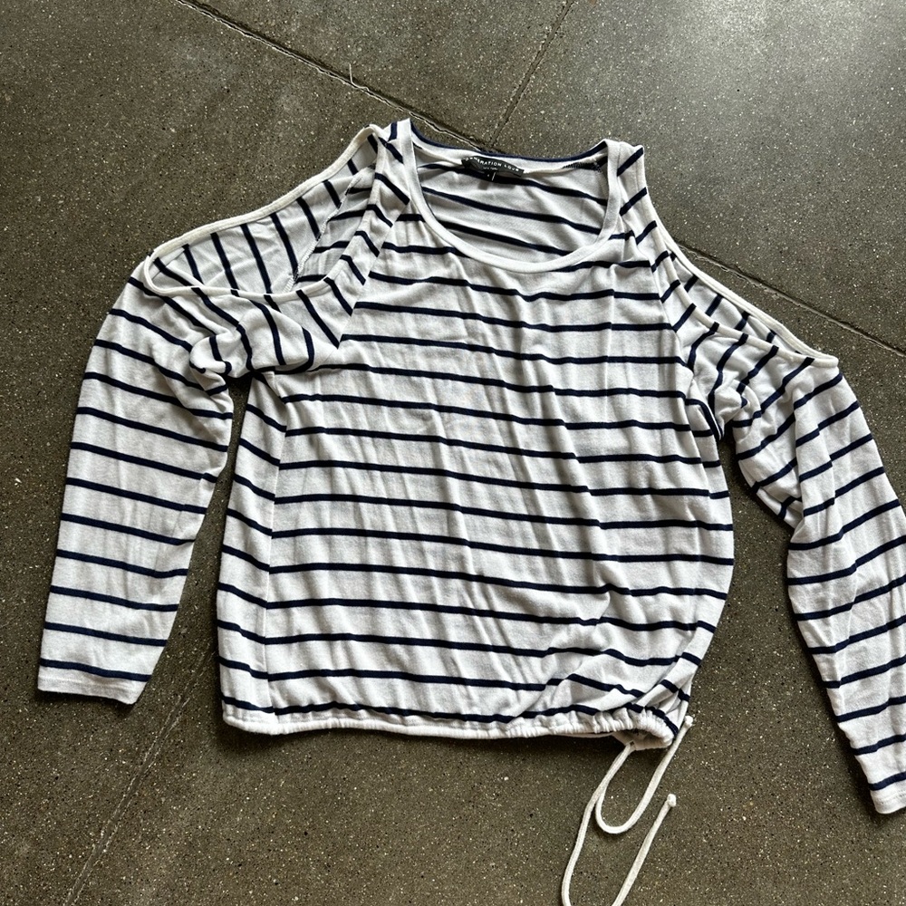 Generation Love
Size Large striped top
Excellentnt Conditionion